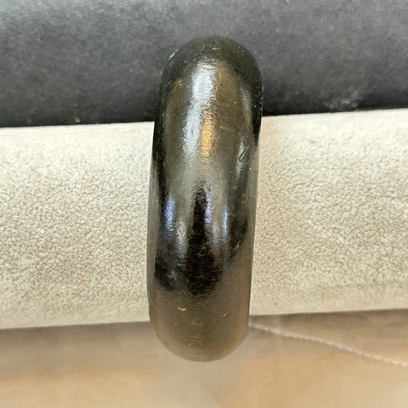 Wide, Black Wooden Bangle Bracelet. Vintage, 1960’s-1990’s - Picture 9 of 13